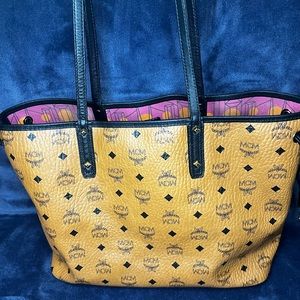MCM COGNAC REVERSIBLE TOTE MEDIUM